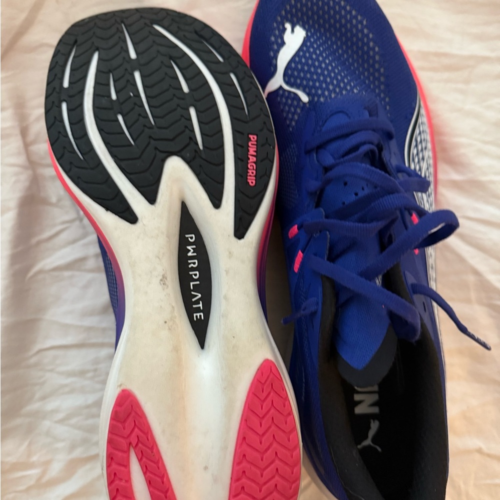 Puma Men's Blue and Pink Athletic Shoes